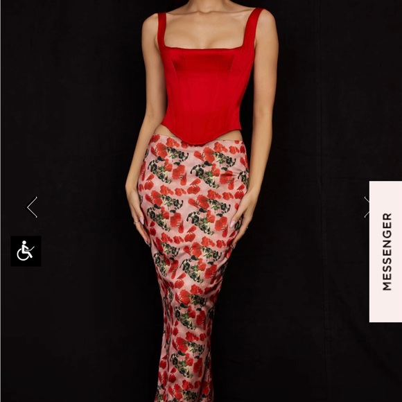 House of CB set worn only ones for like an hour, top medium skirt size small! - Picture 3 of 8